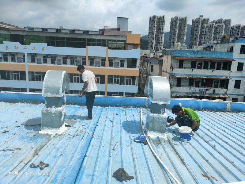 平和钢结构屋面涂料维修方法